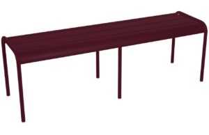 Třešňově červená kovová lavice Fermob Luxembourg 145 cm